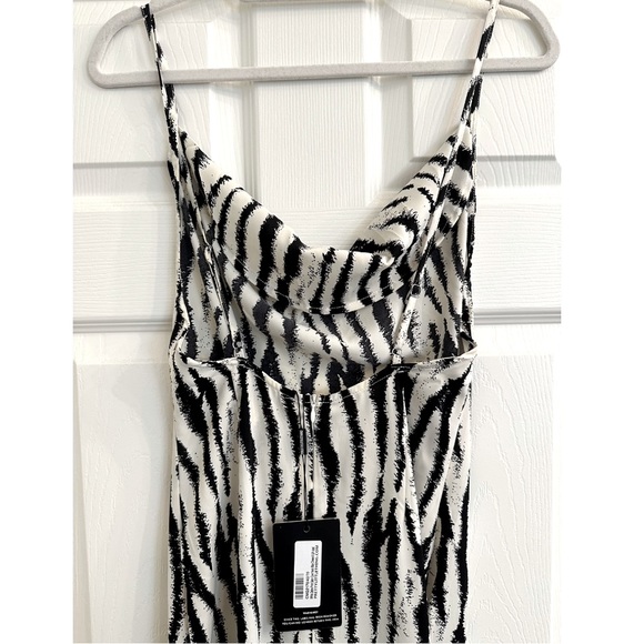 [NWT] PRETTY LITTLE THING — WHITE ZEBRA PRINT SATIN COWL NECK MAXI DRESS - Picture 6 of 8